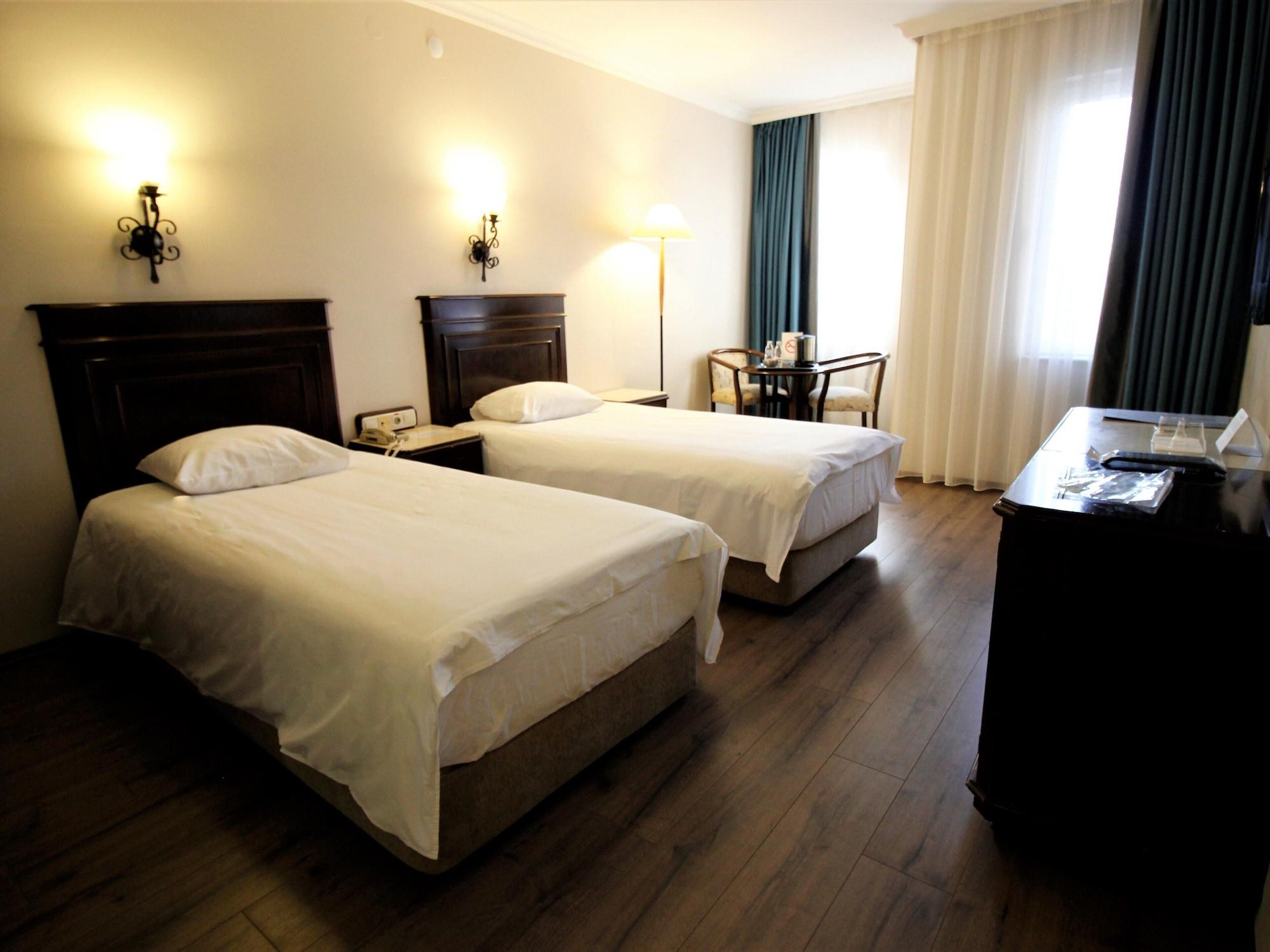 Montania Town Hotel Mudanya Exterior foto
